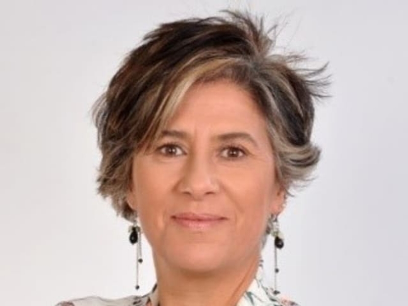  Adelaide Leitão